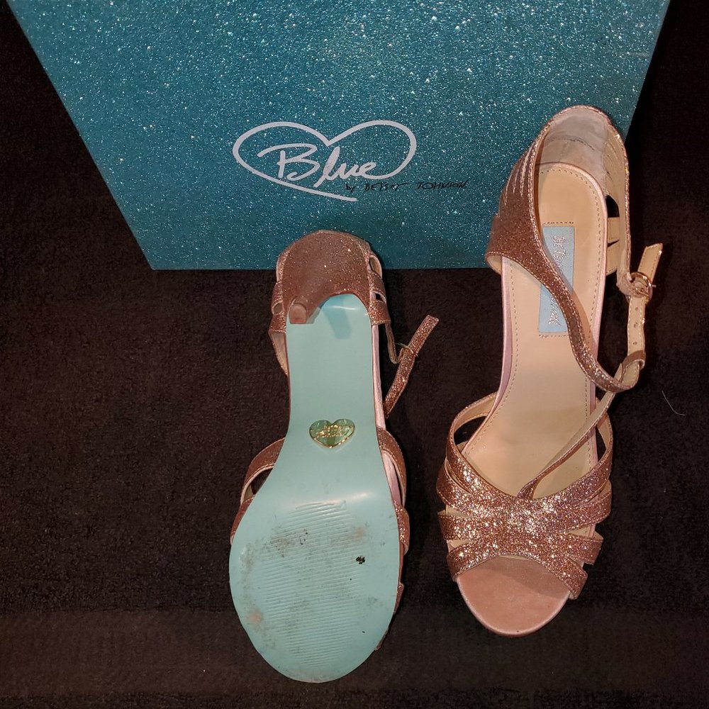 Blue By: Betsey Johnson Tee heel - Picture 3 of 5